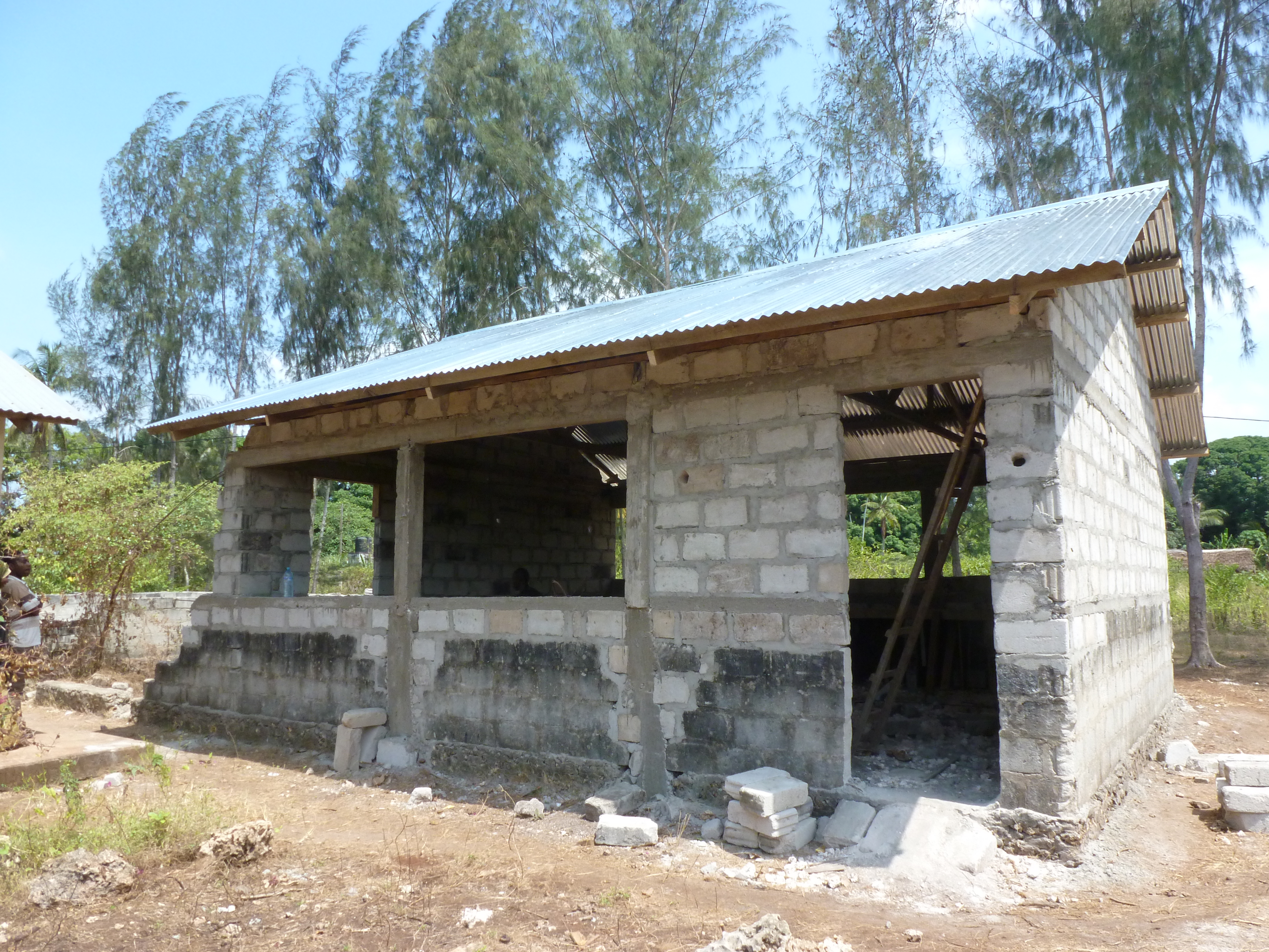 2015: Bouw chemielab in KIKUNGWI SECONDARY SCHOOL