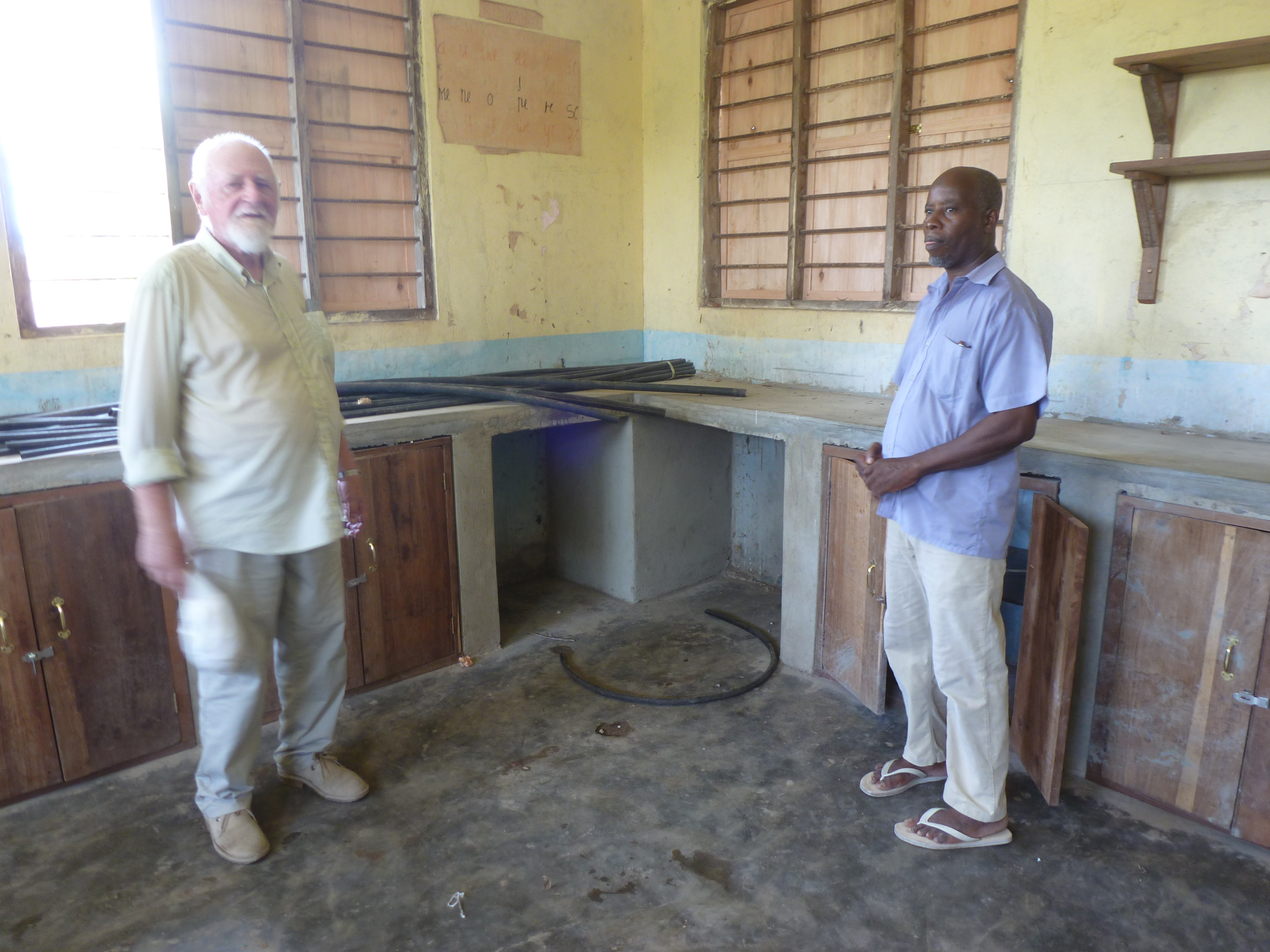 2022: Inrichting nieuw wetenschapslab in MICHAMVI SECONDARY SCHOOL